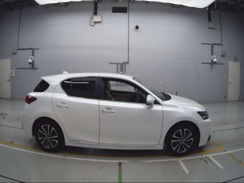 2017 Lexus CT ZWA10[2]