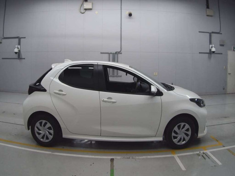 2022 Toyota YARIS KSP210[2]