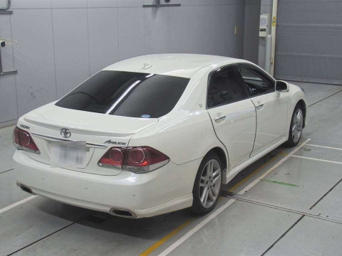 2012 Toyota Crown GRS200[1]