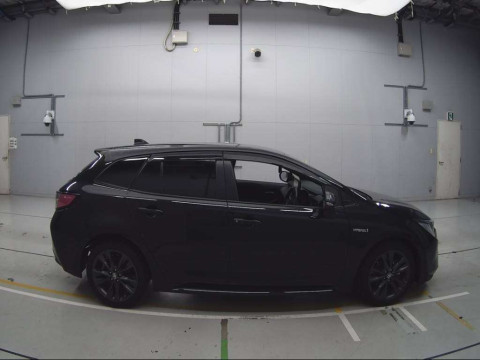 2019 Toyota Corolla Touring Wagon ZWE211W[2]