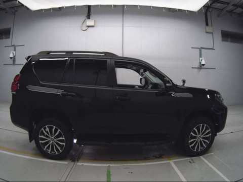 2020 Toyota Land Cruiser Prado TRJ150W[2]