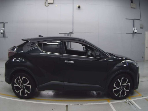 2018 Toyota C-HR ZYX10[2]