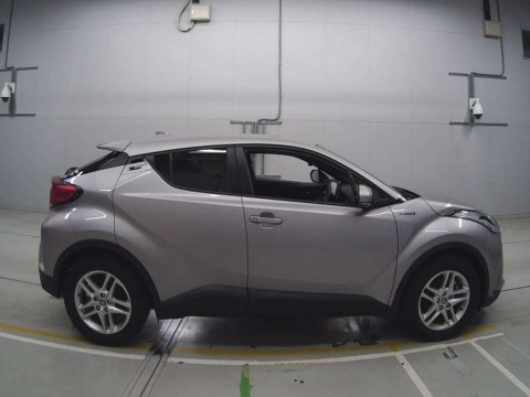 2020 Toyota C-HR ZYX11[2]