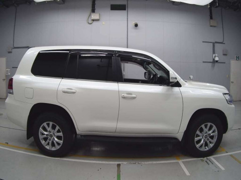 2020 Toyota Land Cruiser URJ202W[2]