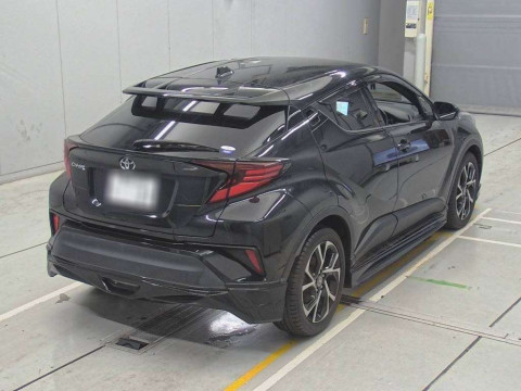 2020 Toyota C-HR NGX10[1]