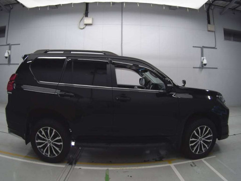 2020 Toyota Land Cruiser Prado GDJ150W[2]