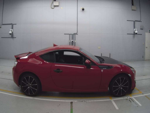 2013 Toyota 86 ZN6[2]