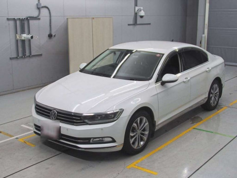 2015 Volkswagen Passat 3CCZE[0]