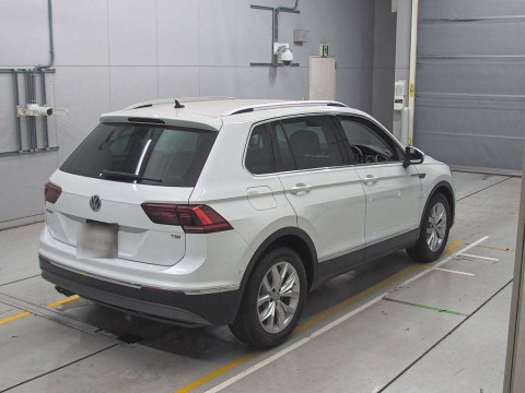 2017 Volkswagen Tiguan 5NCZE[1]