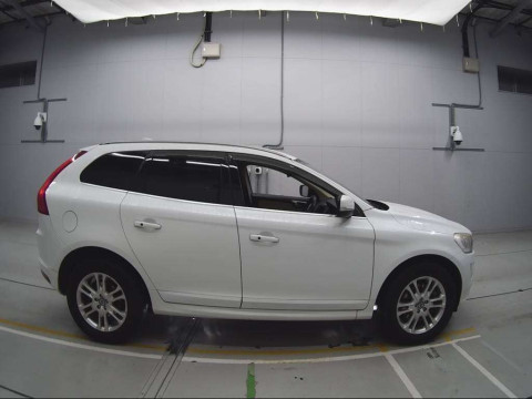 2013 Volvo XC60 DB4204TXC[2]