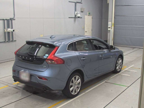 2017 Volvo V40 MB4154T[1]