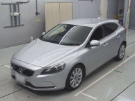 2015 Volvo V40