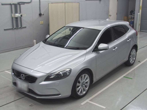 2015 Volvo V40 MB4164T[0]