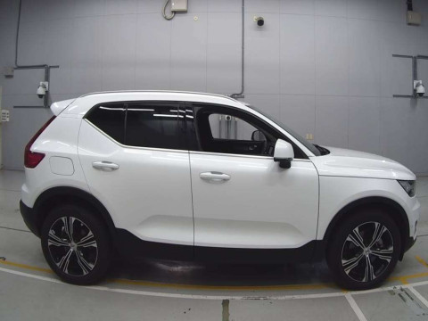 2020 Volvo XC40 XB420XC[2]