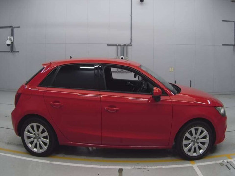 2013 Audi A1 Sportback 8XCAX[2]