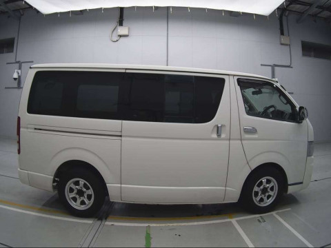 2006 Toyota Regiusace Van KDH200V[2]