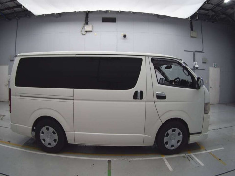 2008 Toyota Regiusace Van TRH200V[2]