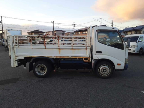 2013 Toyota Toyoace Truck BZU600[2]