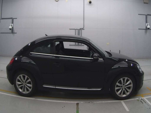 2012 Volkswagen Beetle 16CBZ[2]