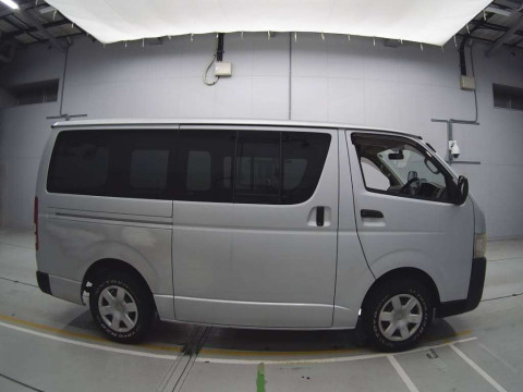 2006 Toyota Hiace Van TRH200V[2]