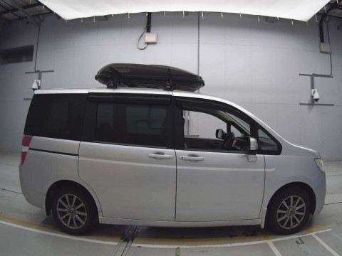 2009 Honda Step WGN RK1[2]