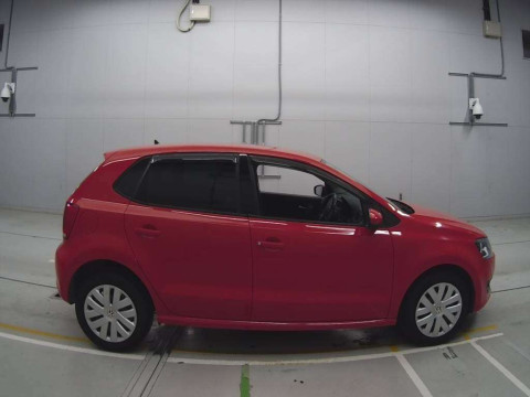 2014 Volkswagen Polo 6RCBZ[2]