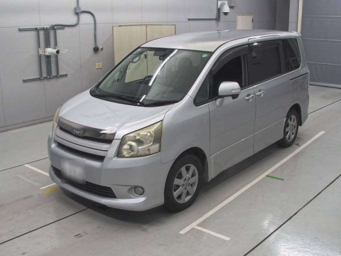 2007 Toyota Noah ZRR70W[0]