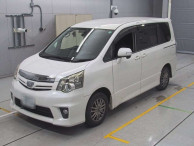 2010 Toyota Noah