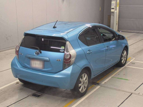 2012 Toyota Aqua NHP10[1]