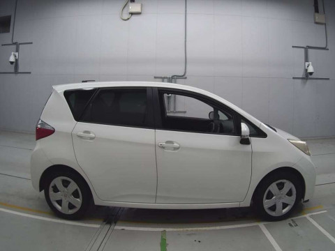 2012 Toyota Ractis NSP120[2]