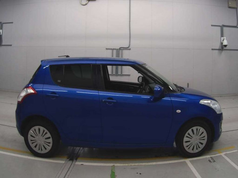 2014 Suzuki Swift ZC72S[2]