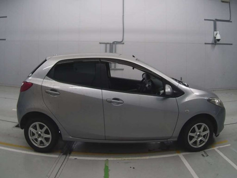 2010 Mazda Demio DE3FS[2]