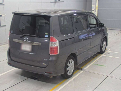 2008 Toyota Noah ZRR70W[1]