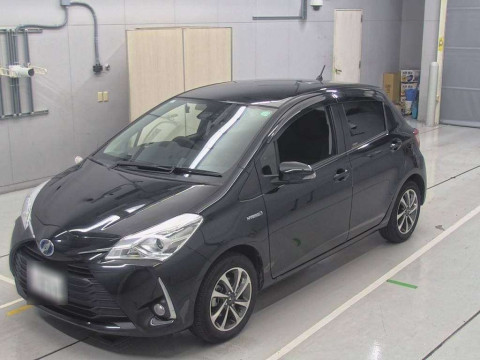 2017 Toyota Vitz NHP130[0]