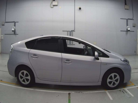 2014 Toyota Prius ZVW30[2]