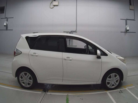 2012 Toyota Ractis NSP120[2]