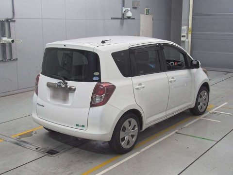 2009 Toyota Ractis SCP100[1]