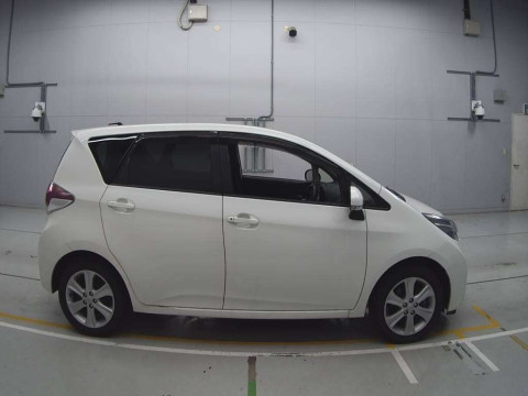 2014 Toyota Ractis NCP120[2]