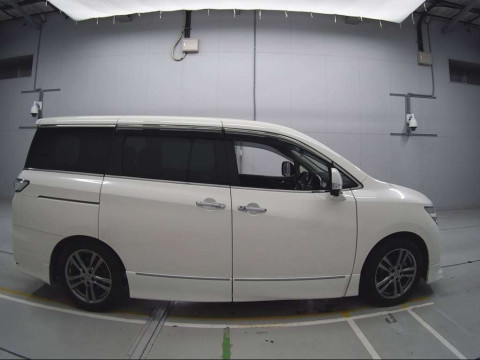 2012 Nissan Elgrand TE52[2]