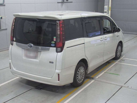 2014 Toyota Noah ZWR80G[1]