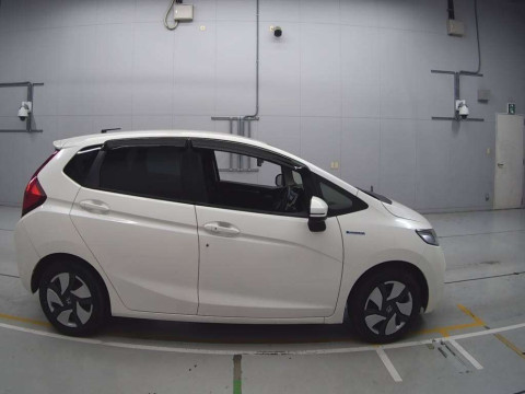 2013 Honda Fit Hybrid GP5[2]