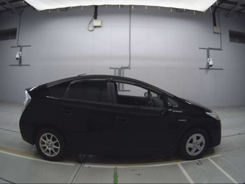 2010 Toyota Prius ZVW30[2]