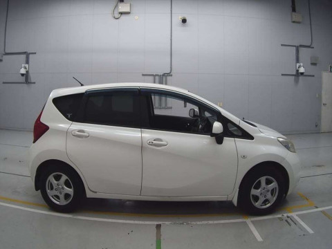 2013 Nissan Note E12[2]