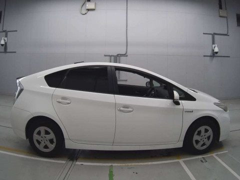 2010 Toyota Prius ZVW30[2]