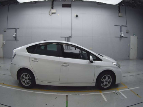 2011 Toyota Prius ZVW30[2]