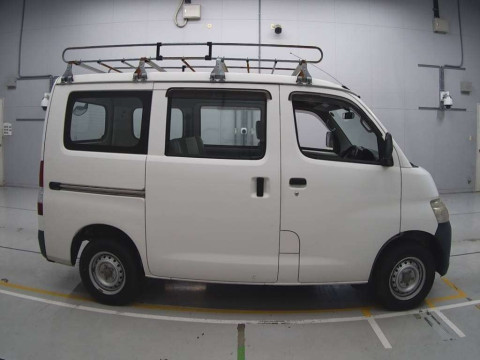 2016 Toyota Townace Van S402M[2]