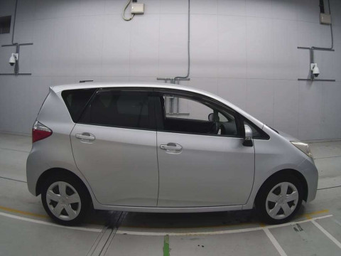 2012 Toyota Ractis NSP120[2]