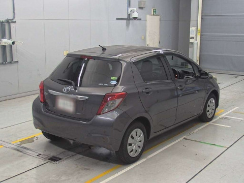 2013 Toyota Vitz NSP130[1]