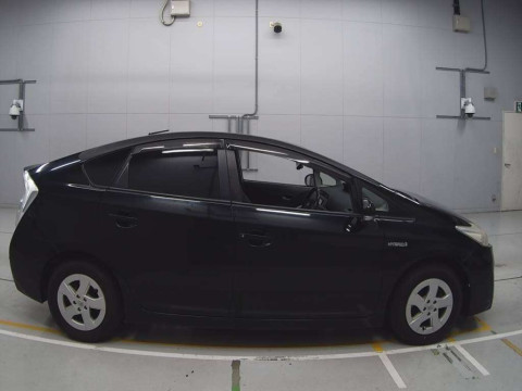 2010 Toyota Prius ZVW30[2]