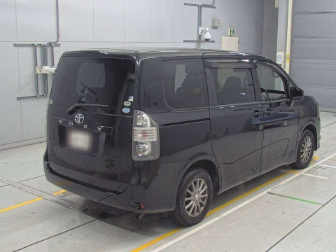 2010 Toyota Voxy ZRR70G[1]